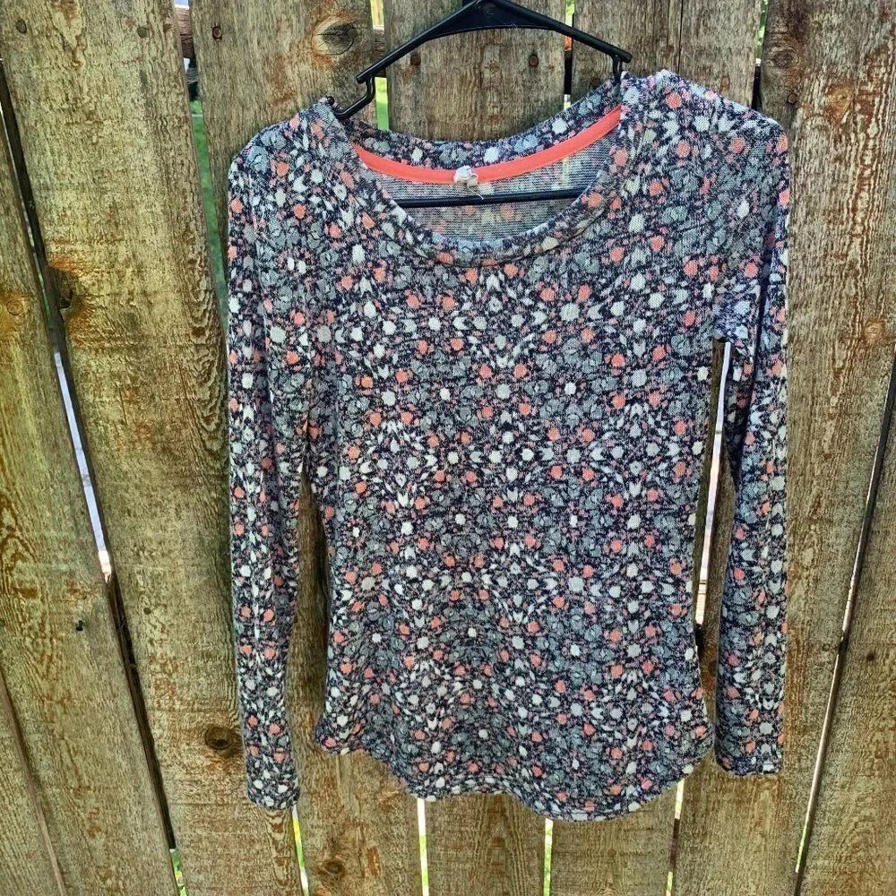 Wallflower sweater long sleeve junior xs
